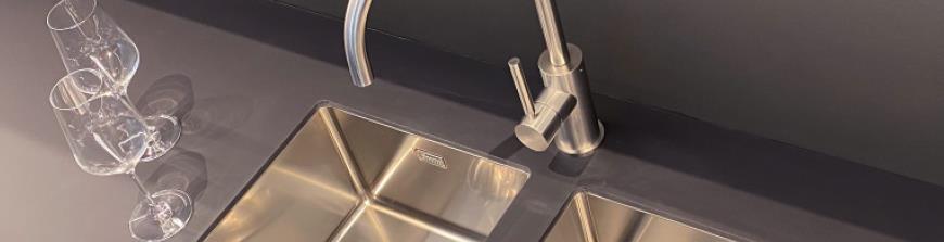Sinks in stainless steel
